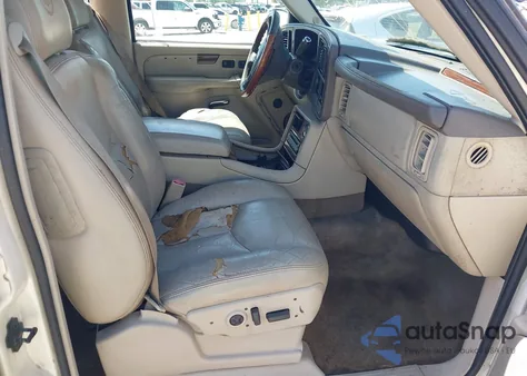 2004 Cadillac Escalade Standard z USA, uszkodzony, nr VIN 1GYEC63T84R176019